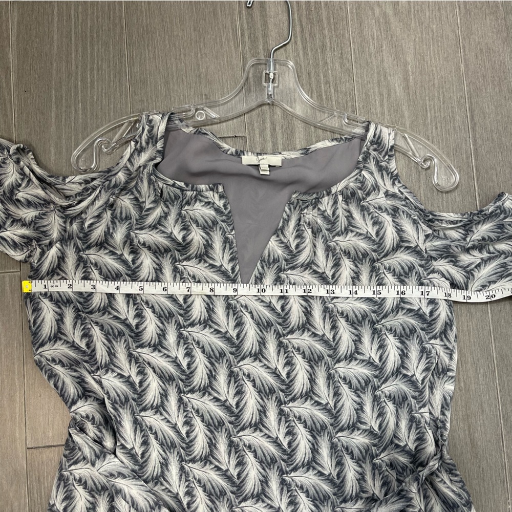 Joie Isaline Feather Cold Shoulder Mini Dress Gray White Print Silk Tie Belt XXS - Picture 15 of 16